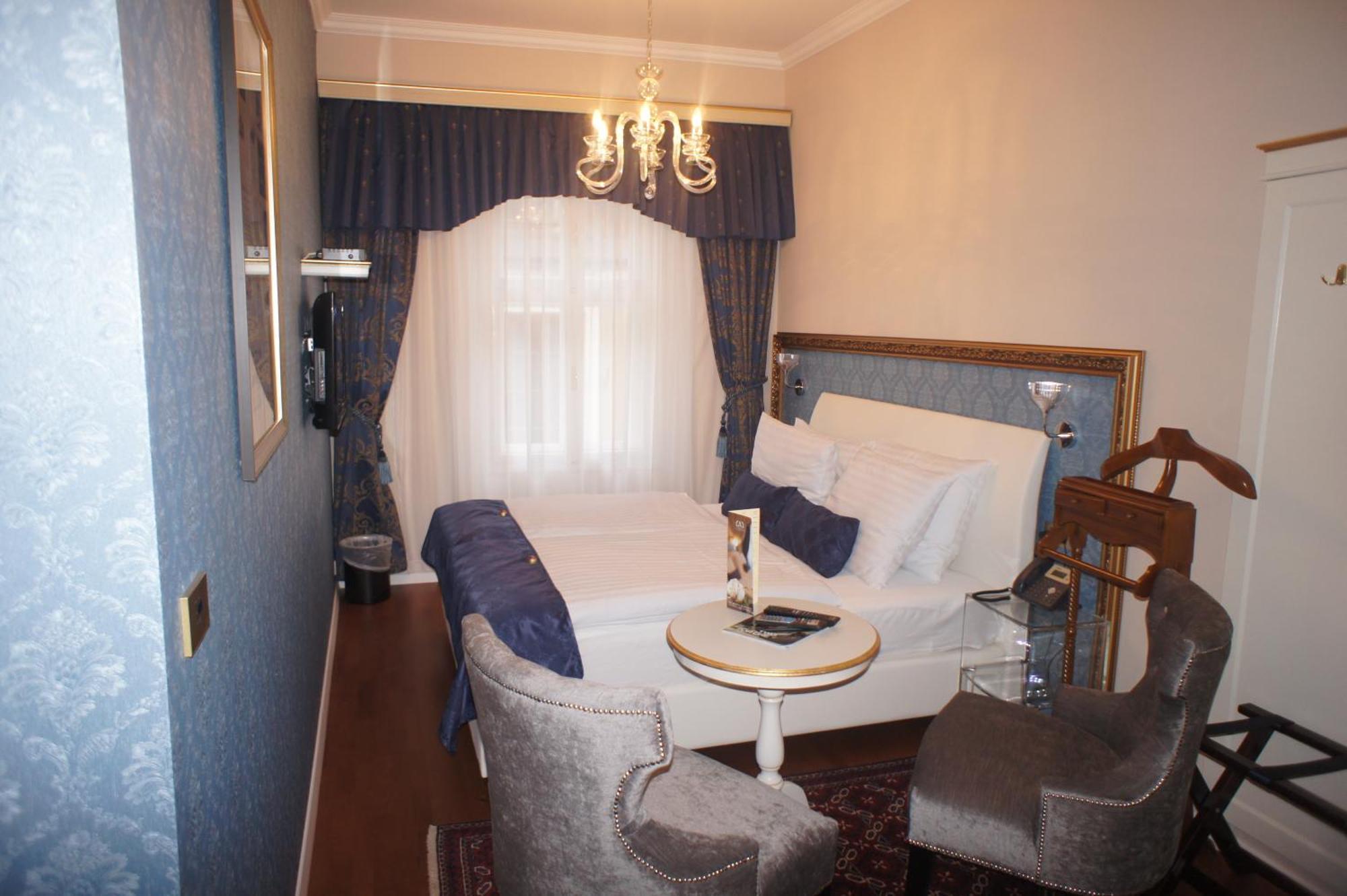 Hotel Actum Kranj Exteriör bild