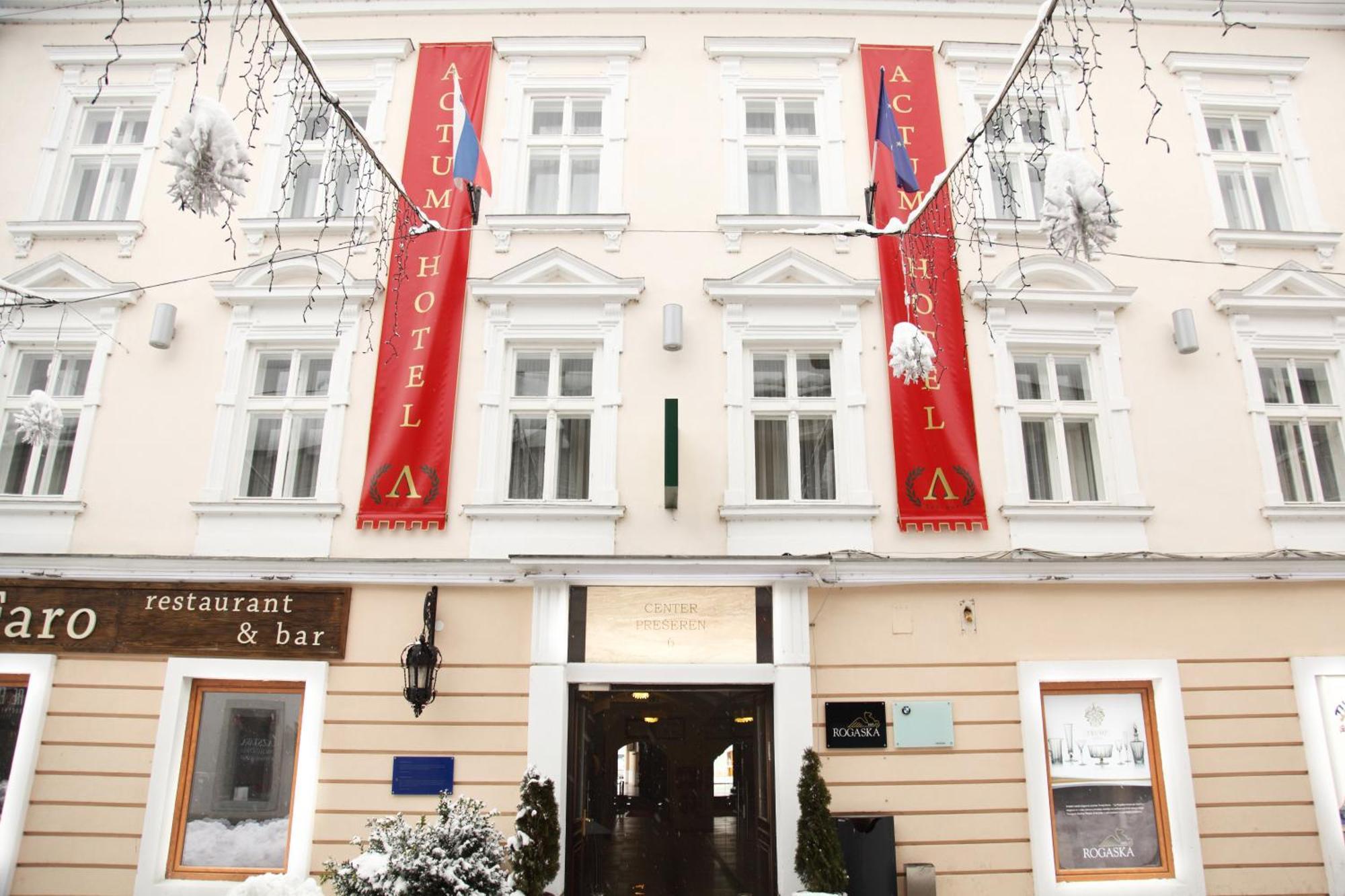 Hotel Actum Kranj Exteriör bild